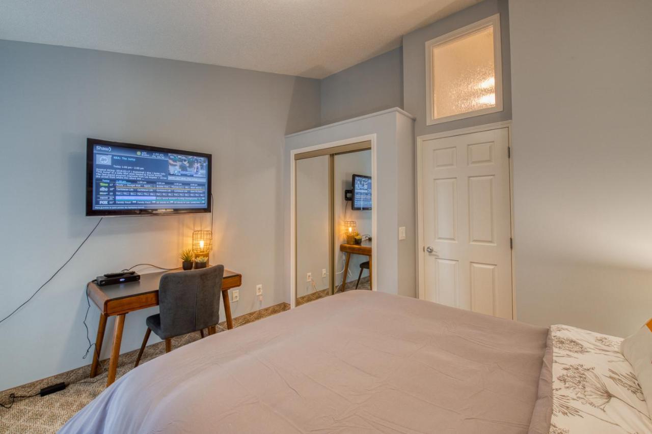 Beautiful Newly Reno 2Bdm 2 Bth Sleep Up To 6 Adults & Kids Mountain View Townhouse Suite Canmore Buitenkant foto