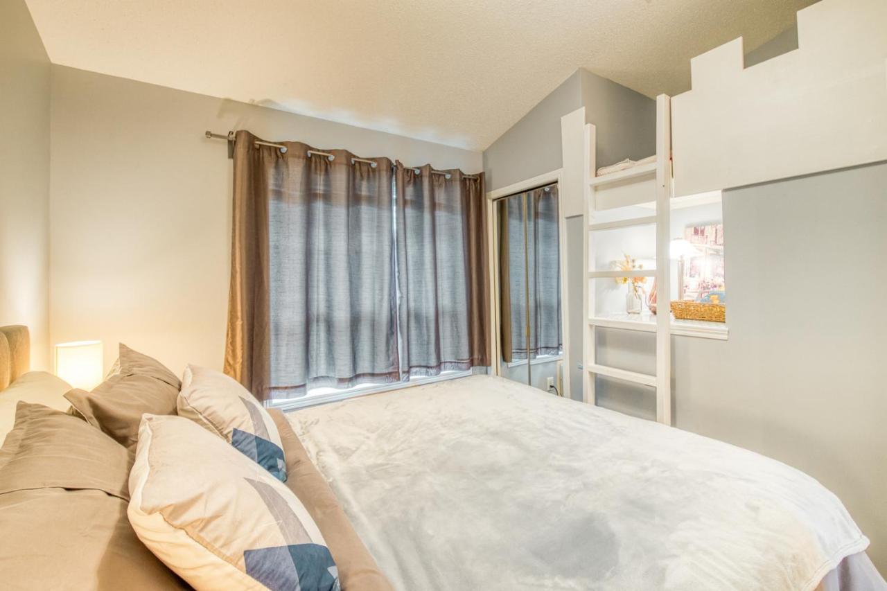Beautiful Newly Reno 2Bdm 2 Bth Sleep Up To 6 Adults & Kids Mountain View Townhouse Suite Canmore Buitenkant foto