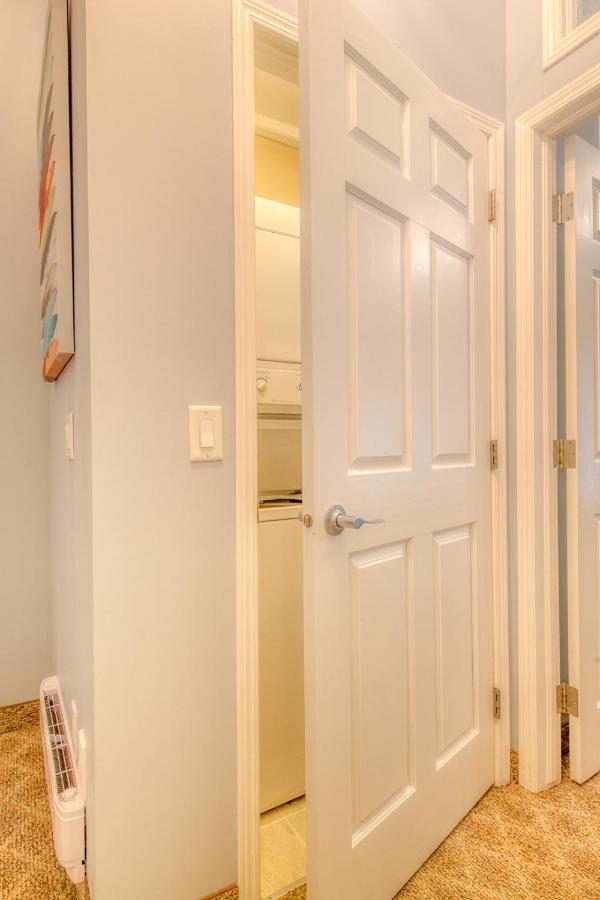 Beautiful Newly Reno 2Bdm 2 Bth Sleep Up To 6 Adults & Kids Mountain View Townhouse Suite Canmore Buitenkant foto