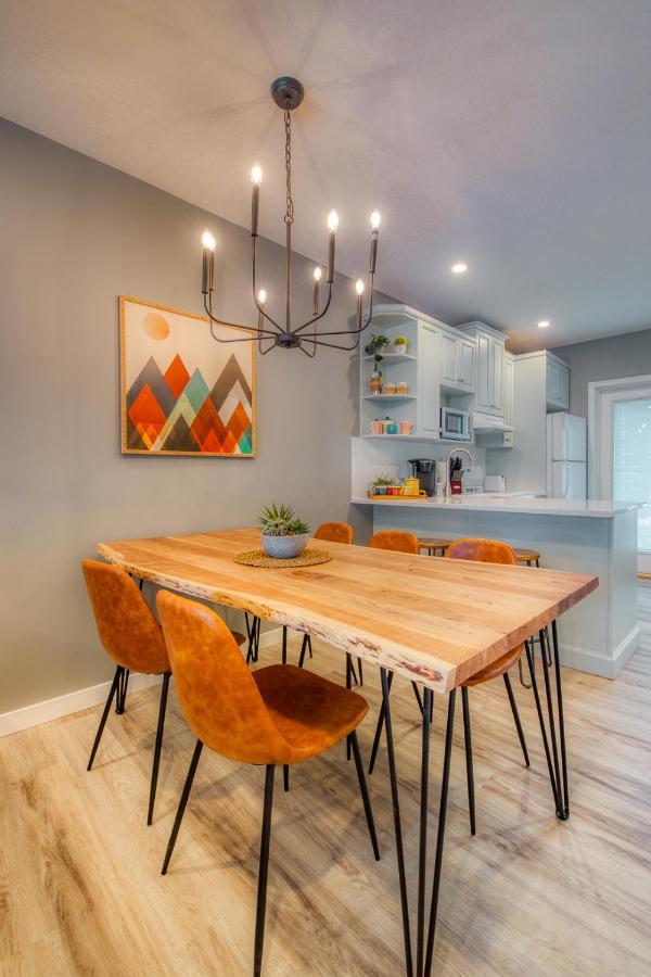 Beautiful Newly Reno 2Bdm 2 Bth Sleep Up To 6 Adults & Kids Mountain View Townhouse Suite Canmore Buitenkant foto