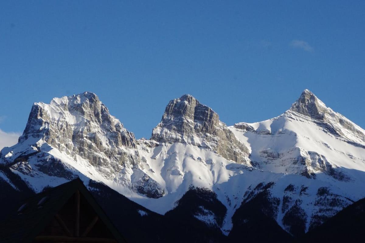 Beautiful Newly Reno 2Bdm 2 Bth Sleep Up To 6 Adults & Kids Mountain View Townhouse Suite Canmore Buitenkant foto