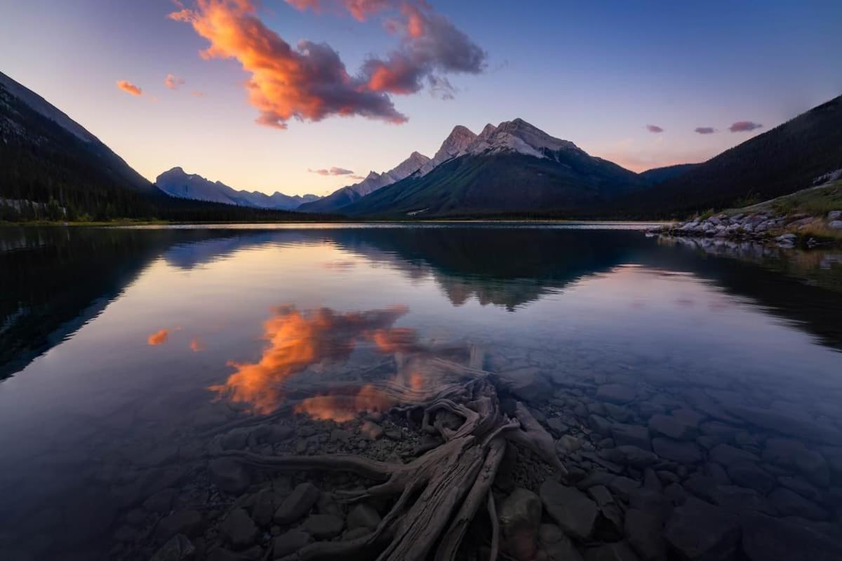 Beautiful Newly Reno 2Bdm 2 Bth Sleep Up To 6 Adults & Kids Mountain View Townhouse Suite Canmore Buitenkant foto